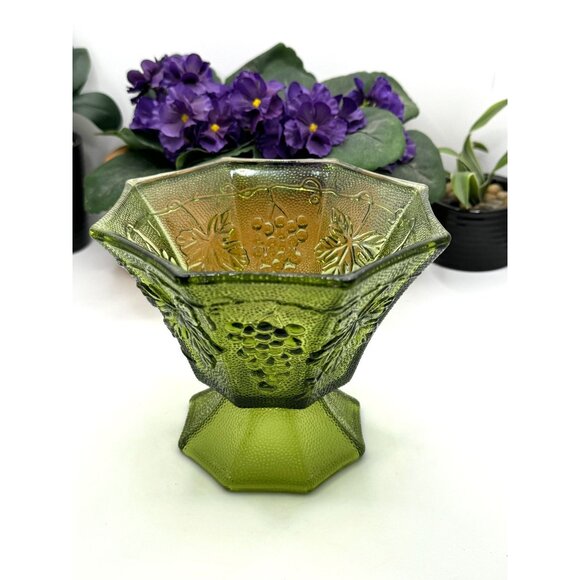 Vintage Anchor Hocking Green Glass Candy Dish With Grape & Leaf Design - Picture 5 of 7